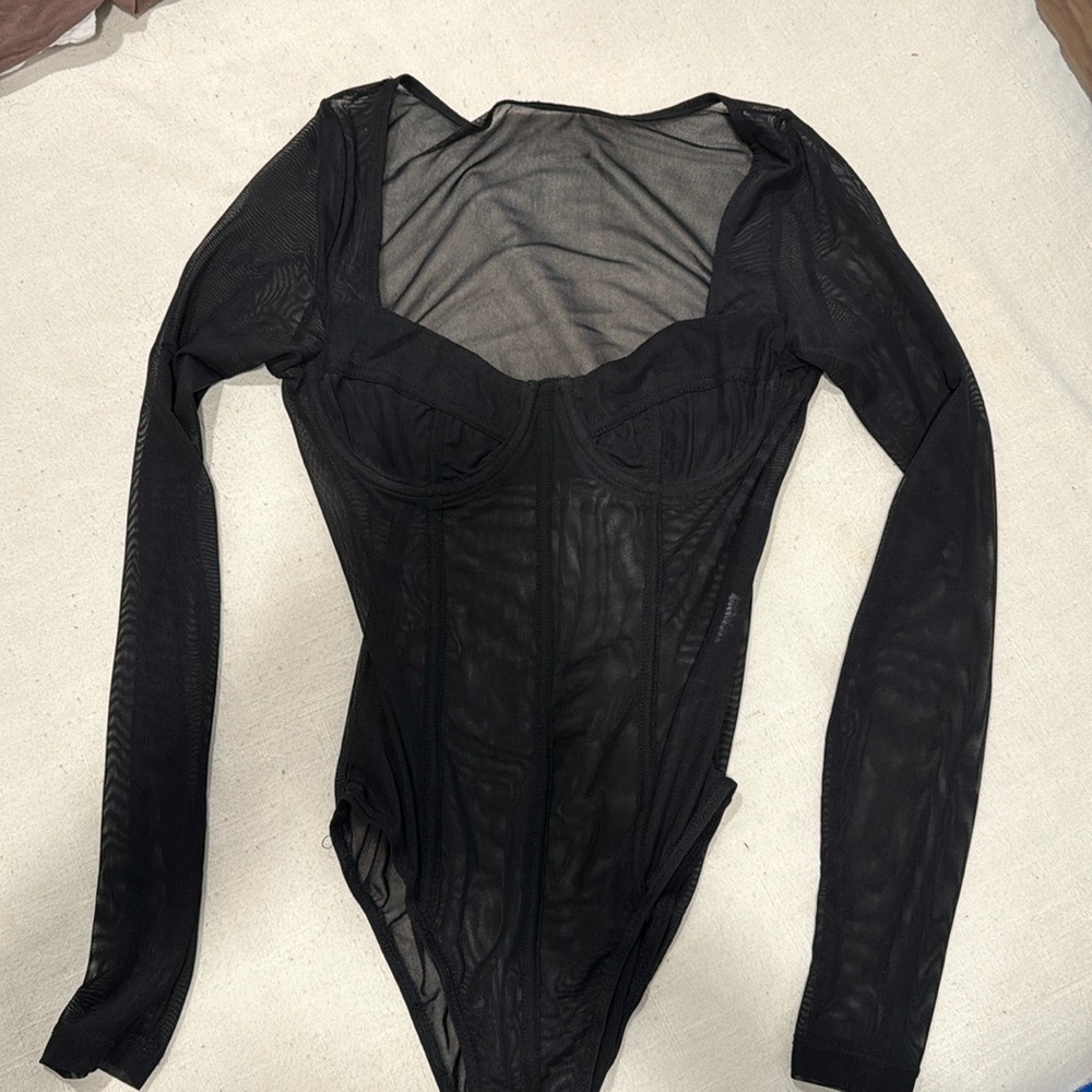 Princess Polly Leonie Bodysuit

US 2 / Black